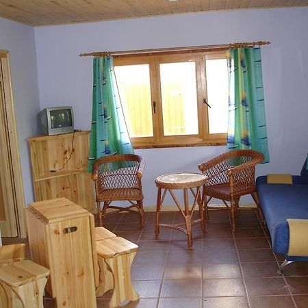 Camping Lago Barasona Hotel La Puebla De Castro Room photo